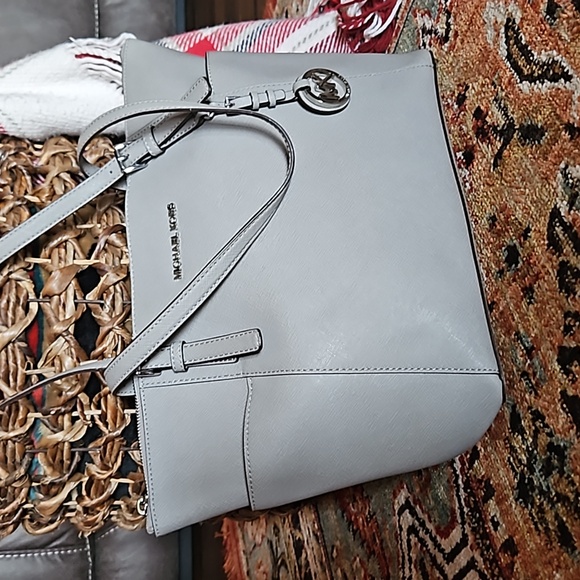 Michael Kors Tote - Picture 2 of 7